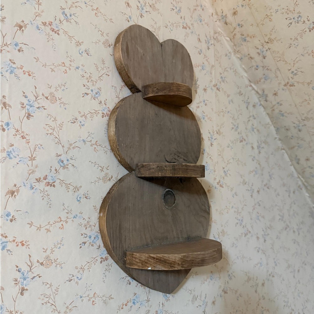 Old Heart Shelf - Picture 4 of 4